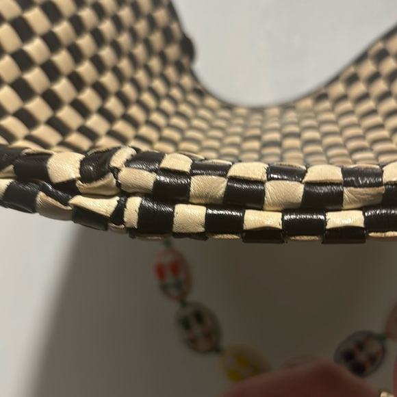 CLARE V bag petit moyen checkered bag with porcelain flower strap - Picture 8 of 11